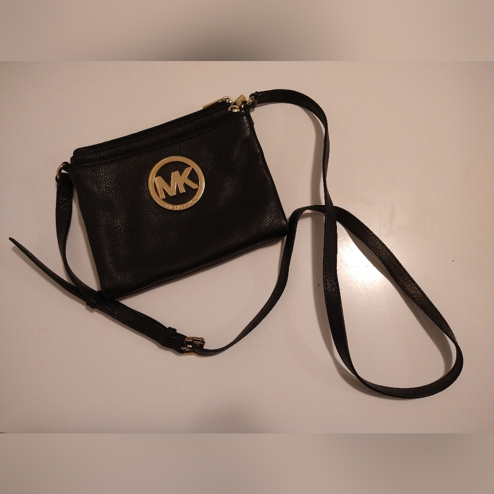 Micheal Kors Black Leather Crossbody bag